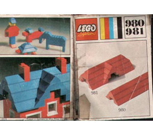 LEGO 23 sloping bricks, including roof peak bricks rot 980-1