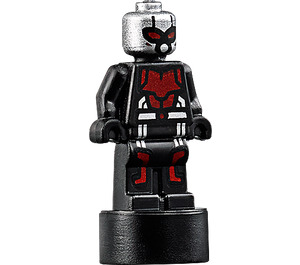 LEGO Ant-Mand Statuette med Original Dragt Minifigur