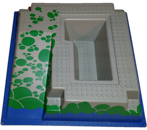 LEGO Grundplatte 32 x 32 Raised mit Ramp und Pit mit Green Circles und Blau Base