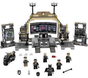LEGO Batcave: The Riddler Face-Off Set 76183