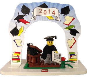 LEGO Classic Minifigure Graduation Set (850935)
