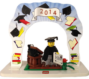 LEGO Classic Minifigure Graduation Set 850935