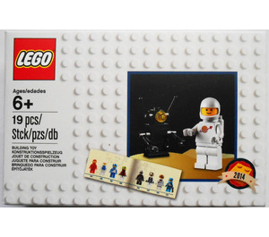 LEGO Classic Spaceman Minifigure Retro Set 5002812 Packaging