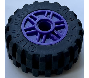 LEGO Violet Foncé Wheel Rim Ø18 x 14 with Pin Hole with Tire Ø 30.4 x 14 with Offset Tread Pattern and Band around Center