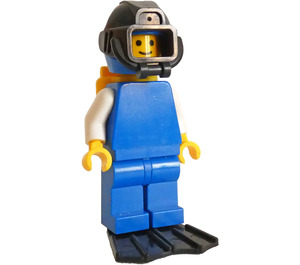 LEGO Diver s Modrá Helma, Černá Frogman Hledí, Žlutá Airtank a Černá Flippers Minifigurka