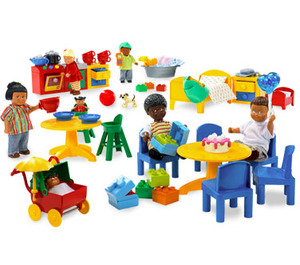 LEGO Dolls Family Set 9215