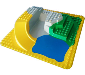 LEGO Duplo Jaune Plaque de Base avec Lake (Quatre Levels) 24 x 24 (2295)
