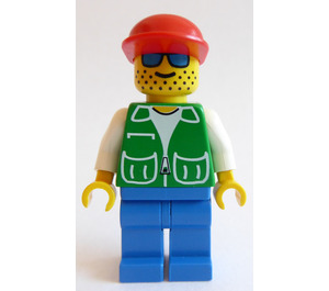 LEGO Explorer med Grøn Vest og Rød Kasket Minifigur