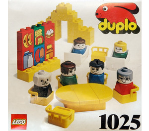 LEGO Figures and Furniture Set 1025