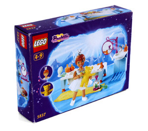 LEGO Flora's Bubbling Bath Set 5837 Packaging
