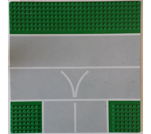 LEGO Grün Grundplatte 32 x 32 mit Road mit 9-Stud T Intersection mit "V"