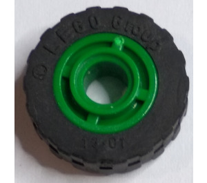 LEGO Green Wheel Hub Ø11.2 x 8 with Centre Groove with Tire Ø 17.6 x 6.24 without Band