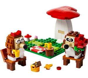 LEGO Hedgehog Picnic Date 40711