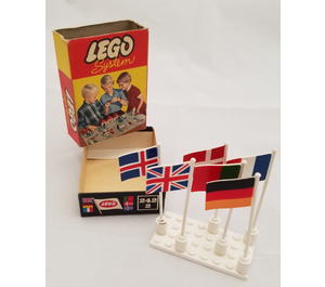 LEGO International flags, 6 flagpoles 242.2