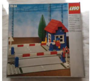 LEGO Level Crossing 7834 Packaging