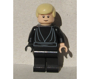 LEGO Luke Skywalker with Jedi Knight Outfit and Black Right Hand with White Pupils Minifigure