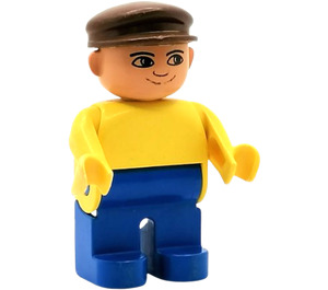 LEGO Man met Geel Top en, Bruin Pet