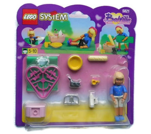 LEGO Pamela's Picnic Time 5821 Packaging