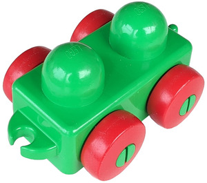 LEGO Primo Véhicule Base avec rouge roues et tow hitches (31605 / 76044)