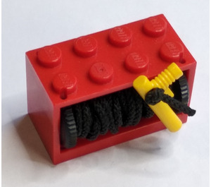 LEGO Червоний Hose Reel with String and Yellow Hose Nozzle