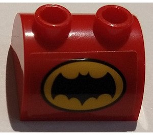 LEGO rouge Pente 2 x 2 Incurvé avec 2 Goujons sur Haut avec Chauve souris emblem Autocollant (30165)