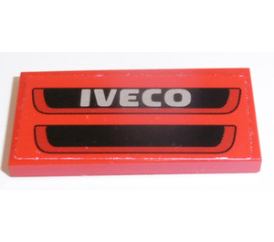 LEGO rot Fliese 2 x 4 mit 'IVECO', Schwarz Gitter Aufkleber (87079)