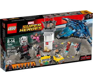 LEGO Super Hero Airport Battle 76051 Packaging