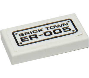 LEGO blanc Tuile 1 x 2 avec 'Brique TOWN' et 'ER-005' Autocollant avec rainure (3069)