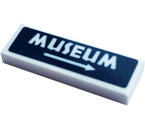 LEGO Weiß Fliese 1 x 3 mit 'MUSEUM', Pfeil Aufkleber (63864)