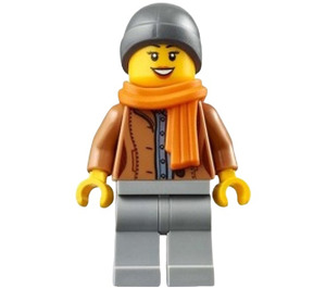 LEGO Vrouw met Medium Dark Vleeskleur Jasje en Sjaal Minifiguur