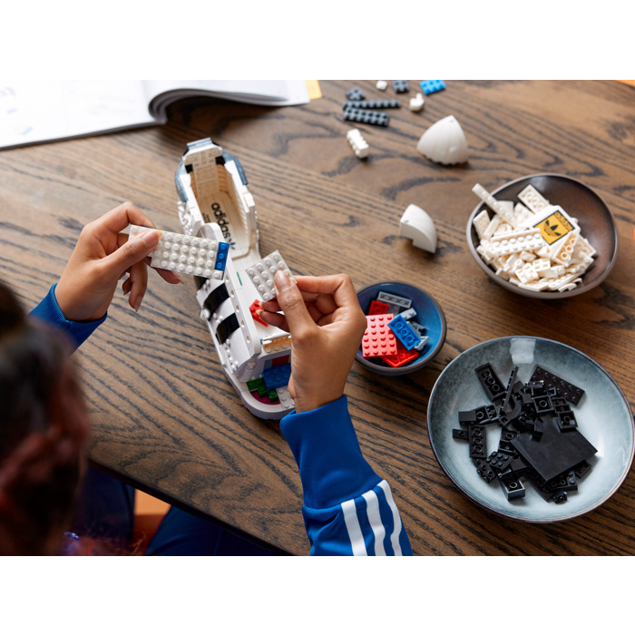 LEGO adidas Originals Superstar 10282 Building Toy (731 Pieces) 