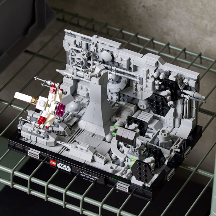 梓彩* 様 LEGO Death Star Trench Run Diorama Set 75329 | Brick Owl