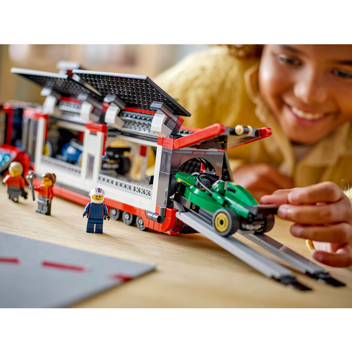 レゴ F1 Truck with RB20 & AMR24 F1 Cars 60445 | Brick Owl