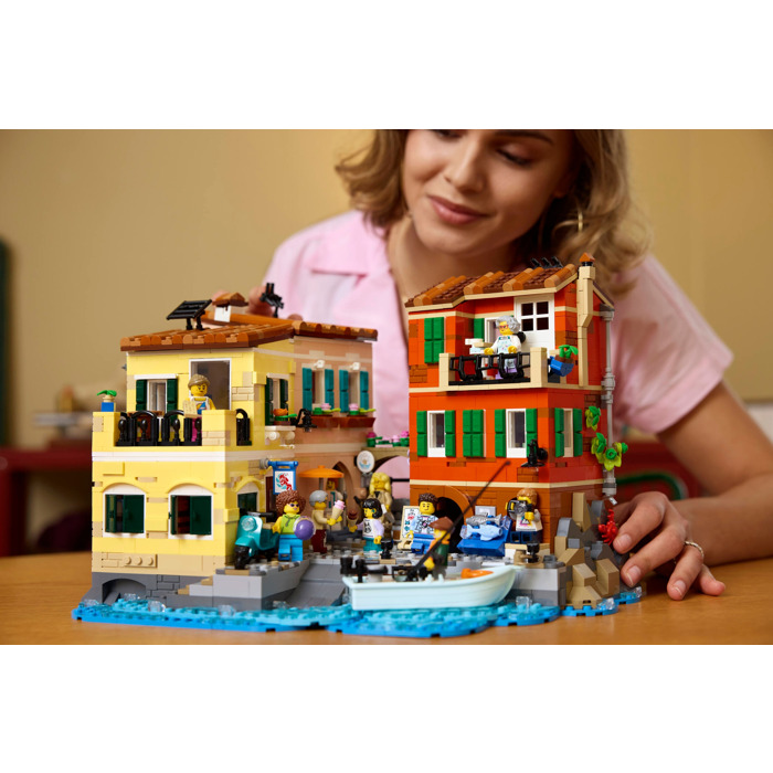 LEGO Italian Riviera Set 21359 | Brick Owl - LEGO Marketplace