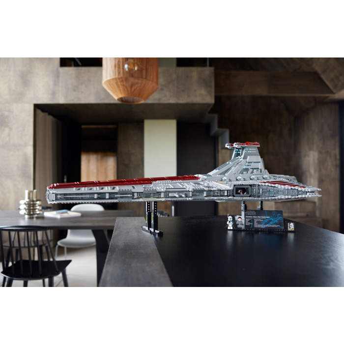 LEGO Star Wars 75367 Venator-Class Republic Attack Cruiser Ultimate  Collector Series : le set est en ligne sur le Shop - HelloBricks