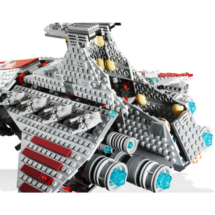 LEGO Unveils $649 'Star Wars' Venator-Class Republic Attack Cruiser