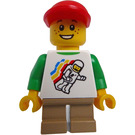 LEGO Kind Minifiguur met Spaceman Patroon, Donker zandbruin Korte benen en Rood Pet