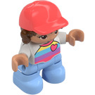 LEGO Kind mit Reddish Braun Haar und Koralle Kappe Duplo-Figur