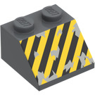 LEGO Gris pierre foncé Pente 2 x 2 (45°) avec Noir et Jaune Danger Rayures et Damage Décoration (3039)