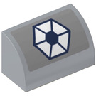 LEGO Gris pierre moyen Pente 1 x 2 Incurvé avec Dark Bleu et blanc Hexagon Emblem Autocollant (37352)