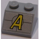 LEGO Mittleres Steingrau Steigung 2 x 2 (45°) mit Gelb 'ein', Hairline Kreuz Aufkleber (3039)