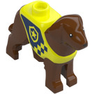 LEGO Rötliches Braun Hund mit Vibrant Gelb Weste mit Dark Blau und Polizei Abzeichen (105752)