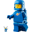 LEGO Up-Scaled Blue Astronaut Minifigure Set 40921
