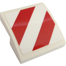 LEGO blanc Pente 2 x 2 Incurvé avec rouge et blanc Danger Rayures (La gauche Côté) Autocollant (15068)