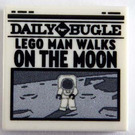 LEGO Hvit Tile 2 x 2 med Newspaper 'DAILY BUGLE' og 'LEGO Mann WALKS på THE MOON' med Rille (3068)