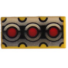 LEGO Jaune Tuile 1 x 2 avec rouge Circles, Argent et Noir Modèle avec rainure (3069)