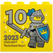 LEGO Steen 2 x 4 x 3 met Besuchermeister 2023 Legoland Deutschland Resort en 10 Zilver (30144)