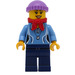 LEGO Female met Medium Blauw shirt en Medium Lavender Gebreid Pet minifiguur