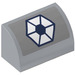 LEGO Gris pierre moyen Pente 1 x 2 Incurvé avec Dark Bleu et blanc Hexagon Emblem Autocollant (37352)