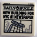 LEGO Valkoinen Laatta 2 x 2 jossa Newspaper &#039;DAILY BUGLE&#039; ja &#039;NEW BUILDING varten NYC #1 NEWSPAPER&#039; uralla (3068)